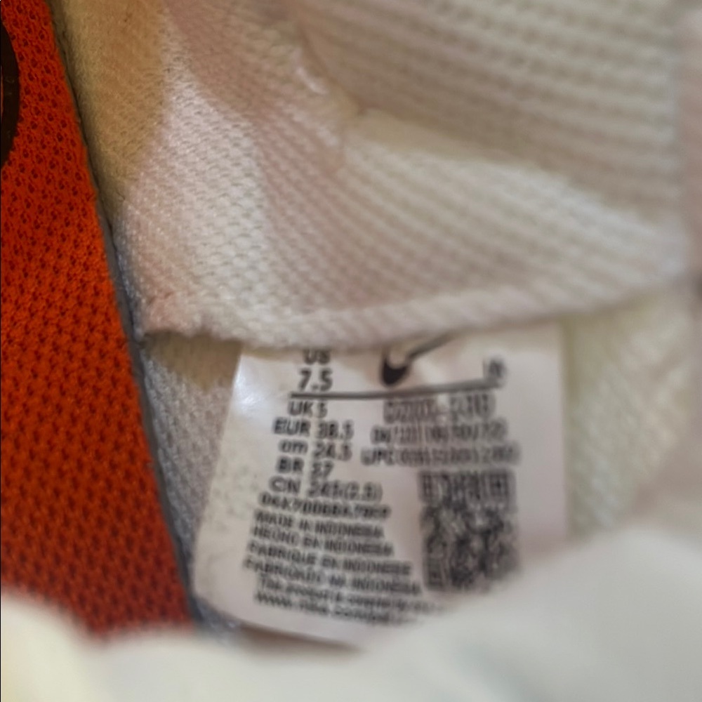 Nike Women's White and Orange Sneakers - Picture 6 of 6